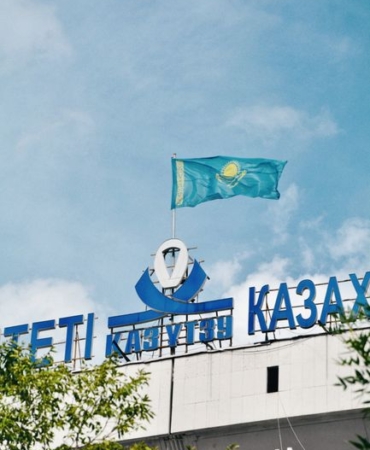 Kazakistan'da 5 parti kurultaya girdi