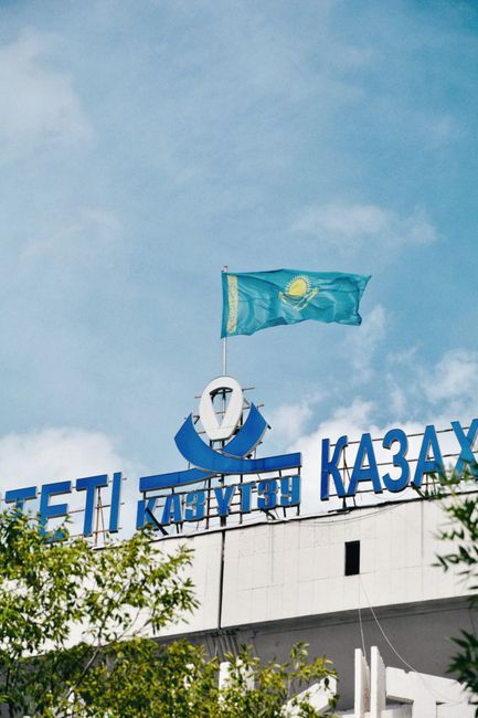 Kazakistan'da 5 parti kurultaya girdi