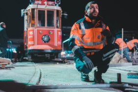 Kepez Belediyesi yeni kanal açma aracıyla altyapı sorunlarına çözüm buluyor