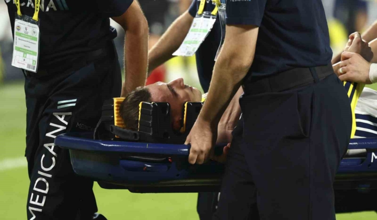 Kerem Aktürkoğlu Konyaspor Maçında Kafa Travması Geçirdi