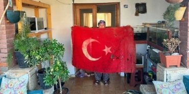 Kıbrıs Barış Harekatı'ndan kalan Türk bayrağı restore ediliyor