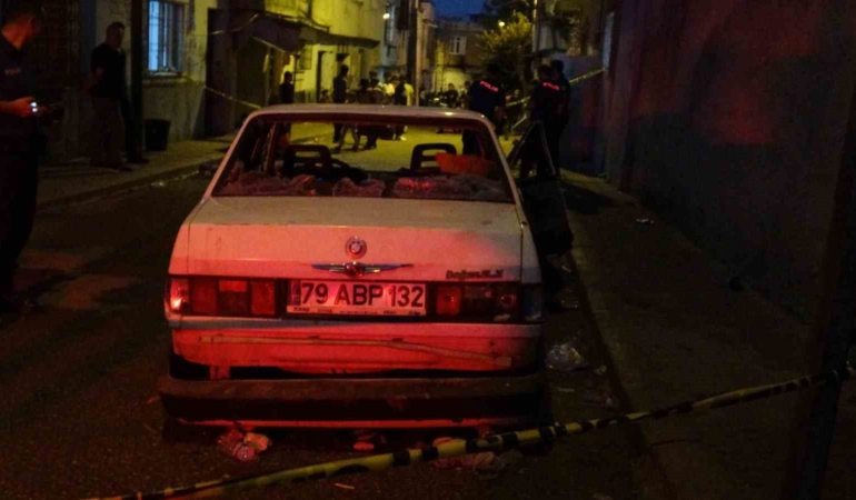 Kilis'te aileler arasındaki kavgada otomobil dehşeti: 2 yaralı