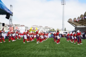 Kınık Festivali'nde 500 kadına KADES eğitimi verildi