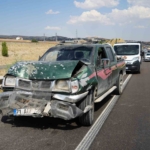 Kırıkkale'de kamyonet ile hafif ticari araç çarpıştı, 5 yaralı