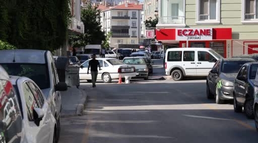 Kırşehir'de Klozetle Kapatılan Kanalizasyon Kapağı Dikkat Çekti