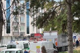 Kırşehir'de kamyon dorsesinin altında kalan market çalışanı öldü