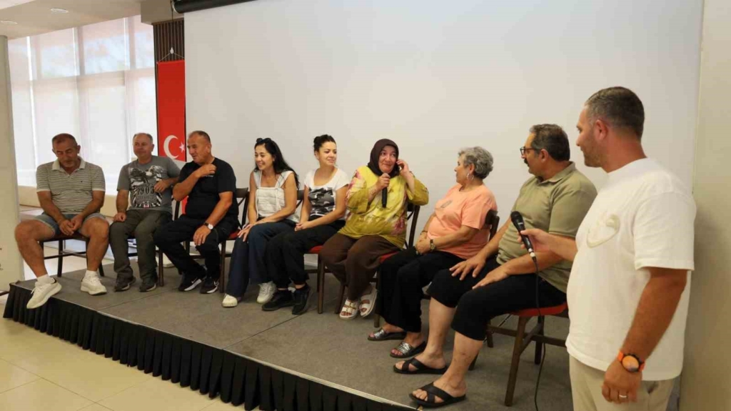 Kocaeli muhtarlarına iletişim ve ilk yardım eğitimi verildi