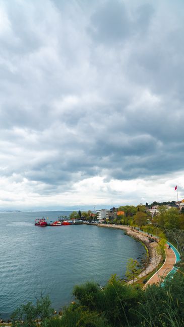 Kocaeli sahillerinden 10 ton atık toplandı