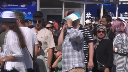 Kocaeli'de TEKNOFEST Mavi Vatan, Sıcak Havaya Rağmen Ziyaretçi Akınına Uğruyor