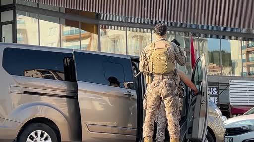 Kocaeli'de kaçmaya çalışan şüpheli merdivenlerden düştü