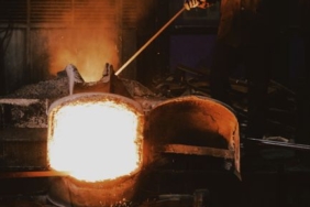 Kocaeli'de kimya fabrikasında çıkan yangında 2 işçi yaralandı