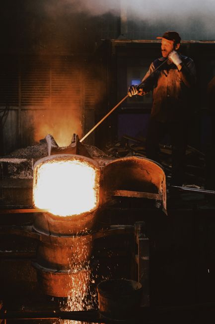 Kocaeli'de kimya fabrikasında çıkan yangında 2 işçi yaralandı