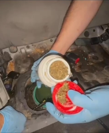 Kocaeli'de otomobilde 6,5 kilogram esrar ele geçirildi