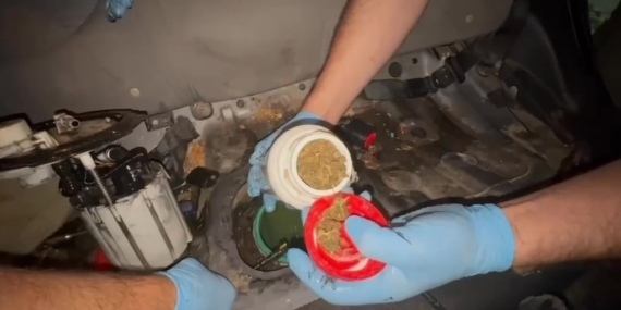 Kocaeli'de otomobilde 6,5 kilogram esrar ele geçirildi