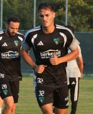 Kocaelispor, transferde iki yeni oyuncu kadrosuna kattı