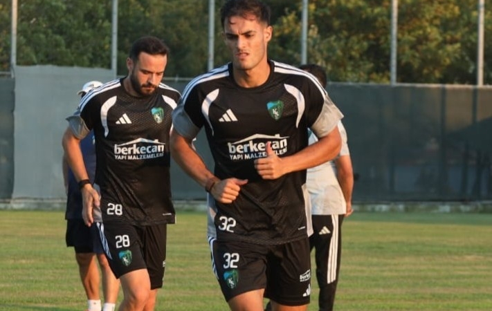 Kocaelispor, transferde iki yeni oyuncu kadrosuna kattı