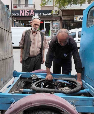 Konya'da Üç Tekerlekli Motosikletler Ustalarla Yaşatılıyor