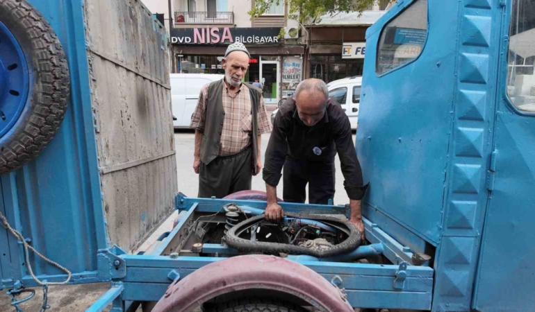 Konya'da Üç Tekerlekli Motosikletler Ustalarla Yaşatılıyor