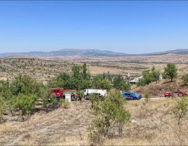 Konya'da anız yangını evlere ulaşmadan kontrol altına alındı