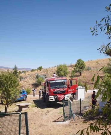 Konya'da anız yangını evlere ulaşmadan söndürüldü