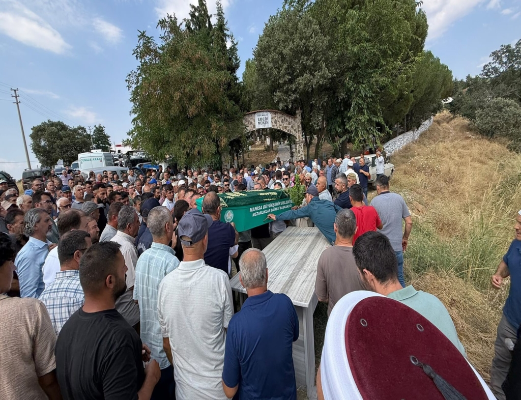 Kula'da Fikri Babur gözyaşlarıyla son yolculuğuna uğurlandı