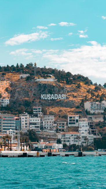 Kuşadası Belediyesi soruşturmasında 15 kişi adliyeye sevk edildi