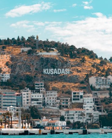 Kuşadası Belediyesi'ne yönelik rüşvet soruşturmasında 15 gözaltı