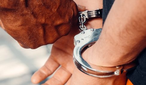 Kuşadası Belediyesi'ne yönelik soruşturmada 14 kişi tutuklandı