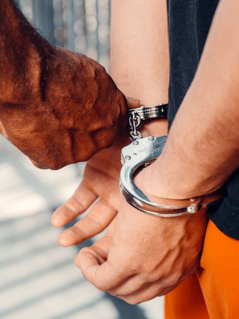 Kuşadası Belediyesi'ne yönelik soruşturmada 14 kişi tutuklandı