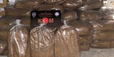 KÜTAHYA'DA 2 ARACA KAÇAKÇILIK OPERASYONU: 1 TON 716 KİLO TÜTÜN ELE GEÇİRİLDİ