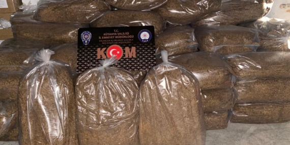 KÜTAHYA'DA 2 ARACA KAÇAKÇILIK OPERASYONU: 1 TON 716 KİLO TÜTÜN ELE GEÇİRİLDİ