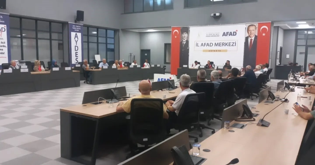 Kütahya'da muhtarlarla afet hazırlığı için toplantı yapıldı