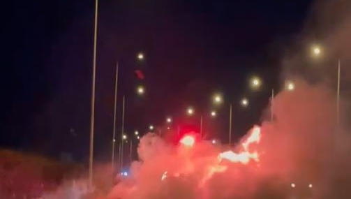 Kuzey Marmara Otoyolu'nda seyir halindeki otomobil yandı