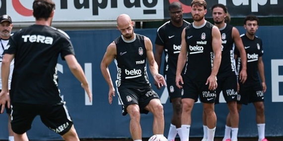 Leandro Trossard Beşiktaş'ta ilk antrenmanına çıktı