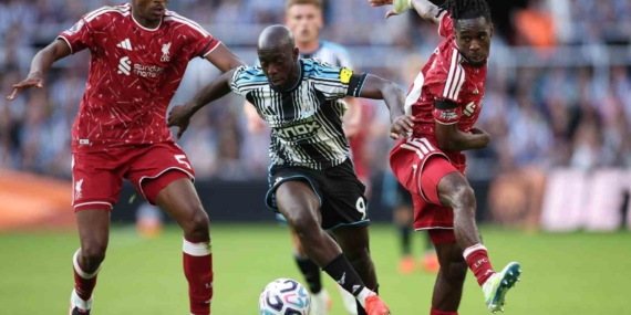 Liverpool, Newcastle ile 2-2 berabere kalarak sezona başladı