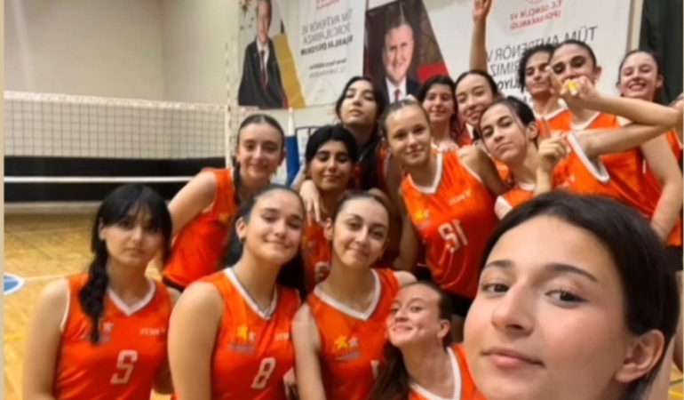 Malatya Kadın Voleybol Takımı Türkiye Finalleri'nde İlk 8'de