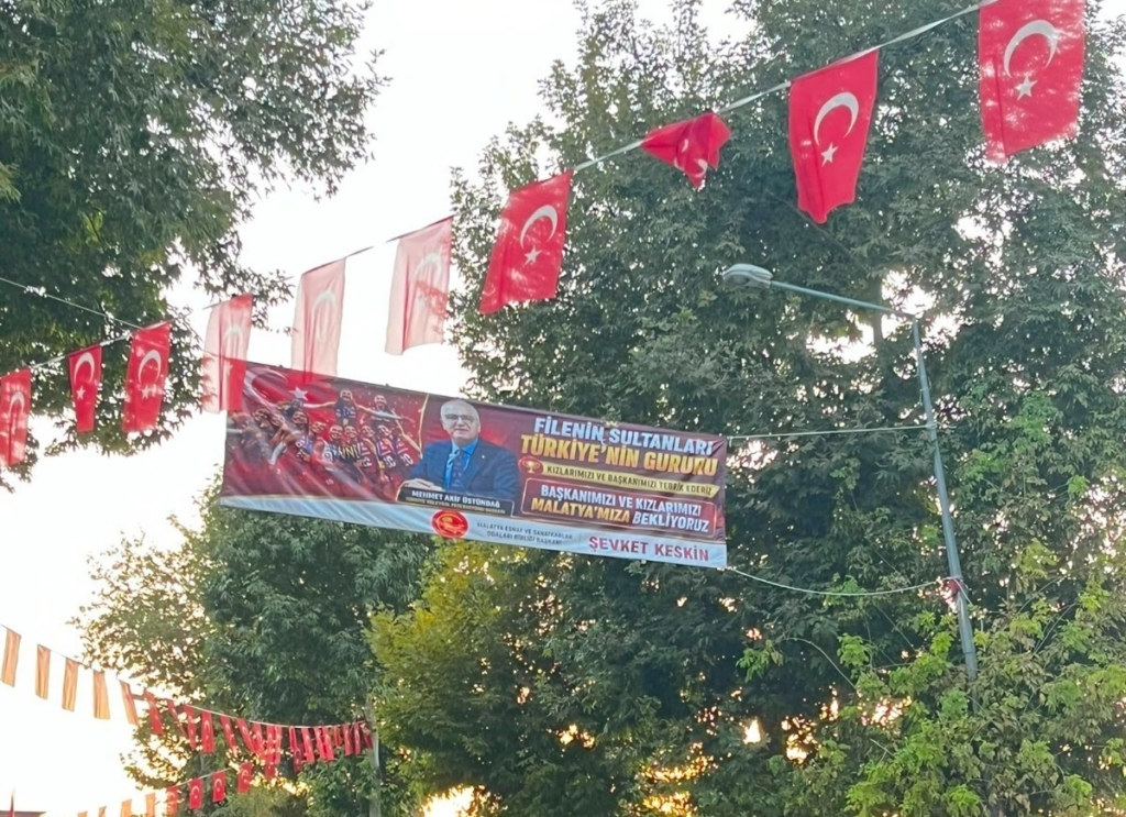 Malatya'dan Filenin Sultanları ve Üstündağ'a kutlama