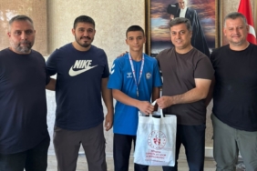 Manisa İl Müdürü Öztürk, Türkiye Şampiyonu Yaman'ı tebrik etti