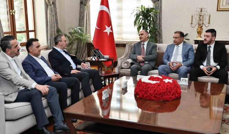 Manisa'da gençlik ve spor yatırımları masaya yatırıldı
