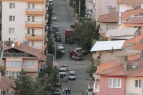 Manisa'da otomobil ile kamyonet çarpıştı: 1 ölü, 1 yaralı