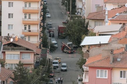 Manisa'da otomobil ile kamyonet çarpıştı: 1 ölü, 1 yaralı
