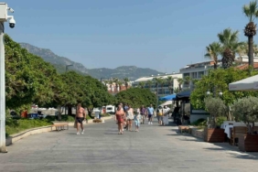 Marmaris'e 3 bin 700 turist getiren kruvaziyer seferleri başladı