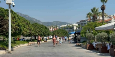 Marmaris'e 3 bin 700 turist getiren kruvaziyer seferleri başladı