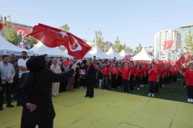 Melikgazi'de Çocuk Şenliği Renkli Görüntülere Sahne Oldu