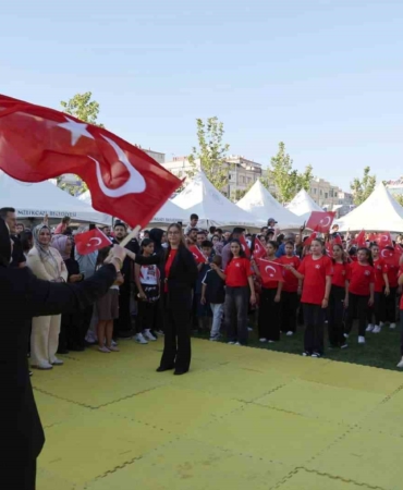 Melikgazi'de Çocuk Şenliği Renkli Görüntülere Sahne Oldu