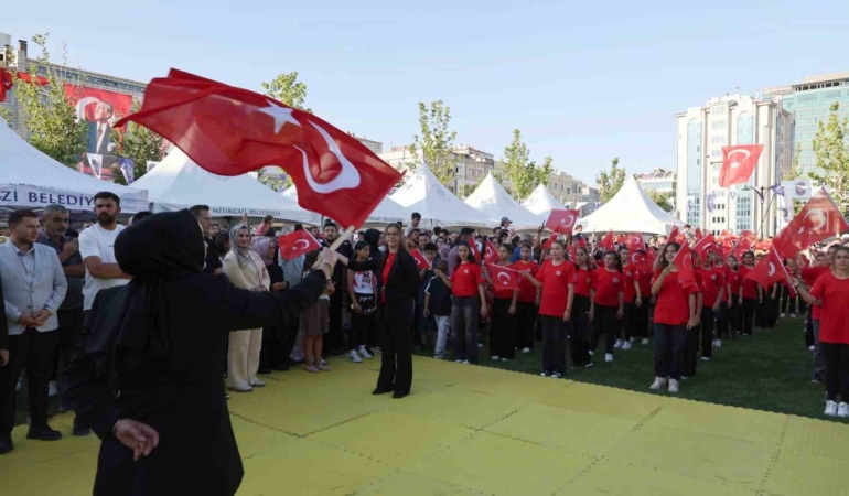 Melikgazi'de Çocuk Şenliği Renkli Görüntülere Sahne Oldu