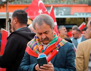 Menderes seçiminde CHP ve YENİ Parti'den kritik istifalar