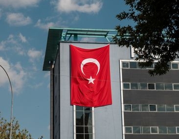 Menteşe Belediyesi'nden 30 Ağustos için bayrak kampanyası