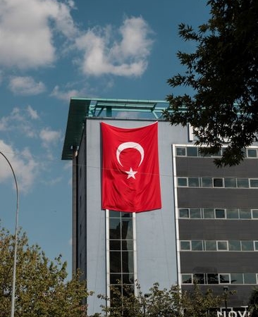 Menteşe Belediyesi'nden 30 Ağustos için bayrak kampanyası