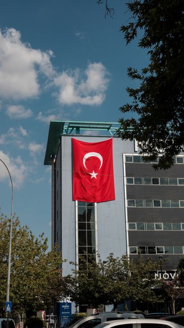 Menteşe Belediyesi'nden 30 Ağustos için bayrak kampanyası